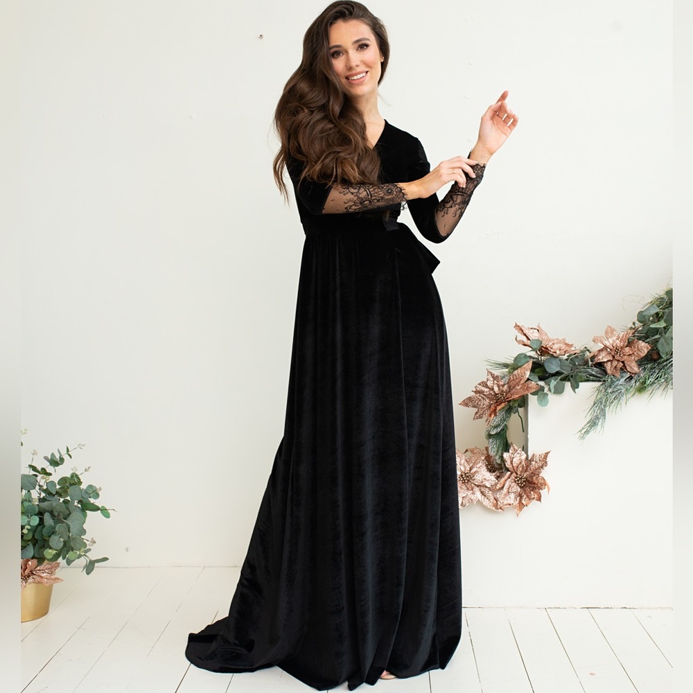 ❗️NEW❗️Black Velvet V Neck Lace Wrap Dress